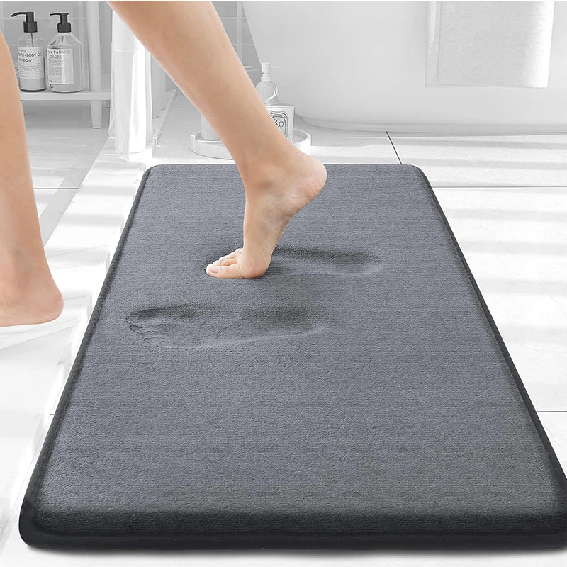 Tapis de bain gris foncé